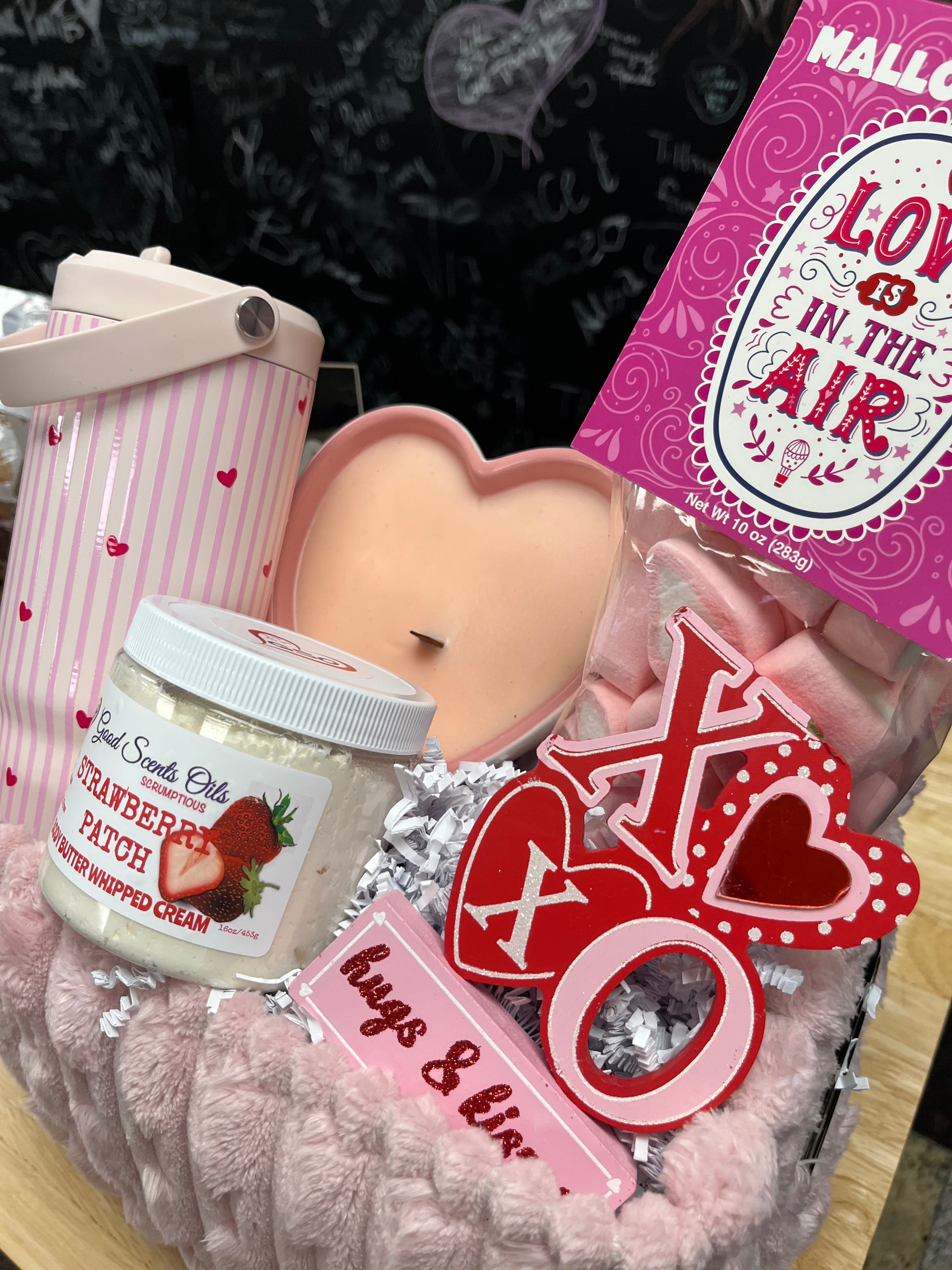Love Is In The Air Valentine's Day Gift Set